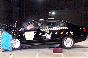 Краш тест VW Passat (2005)